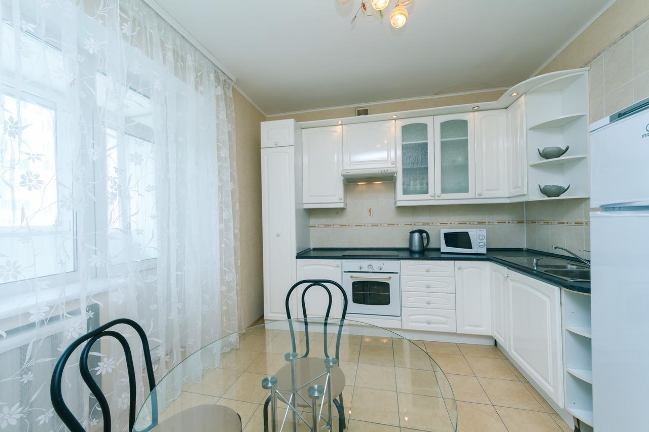 Apartment Poznyaky-Bazhana Kijev Kültér fotó