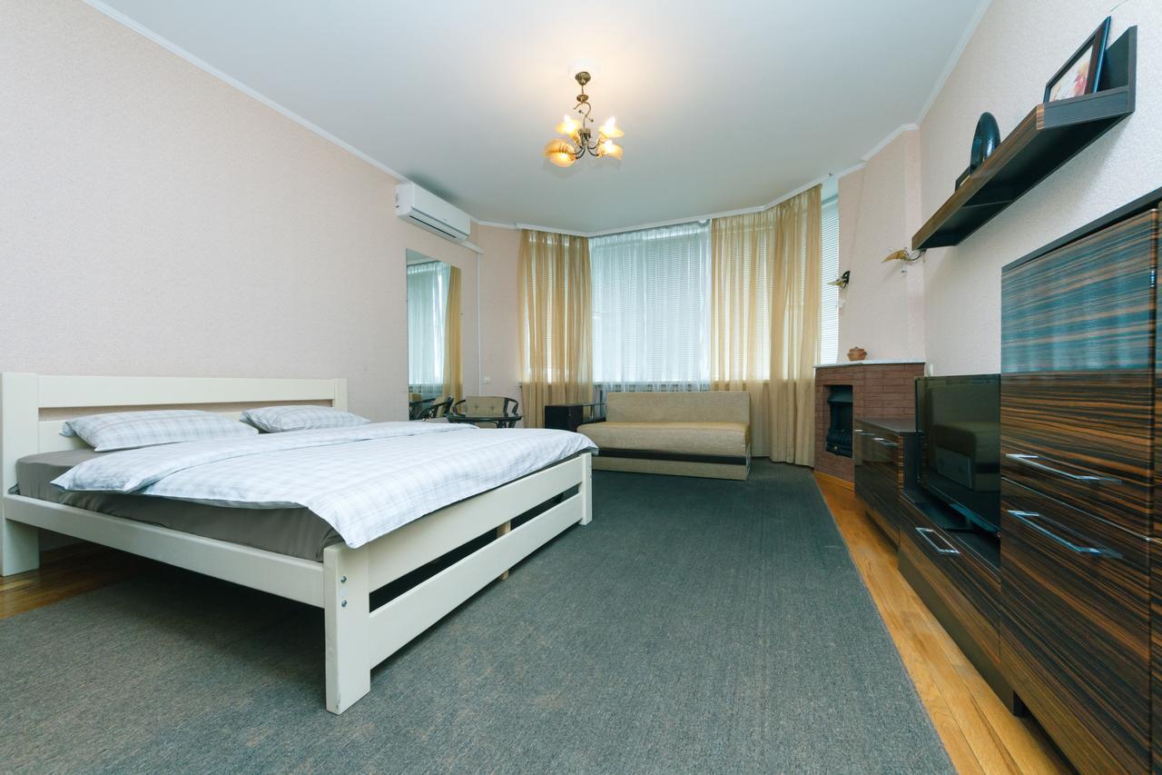 Apartment Poznyaky-Bazhana Kijev Kültér fotó
