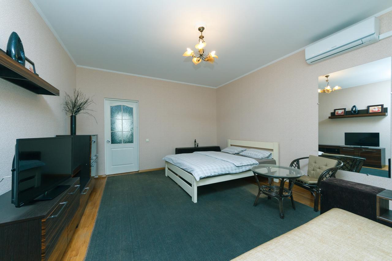 Apartment Poznyaky-Bazhana Kijev Kültér fotó